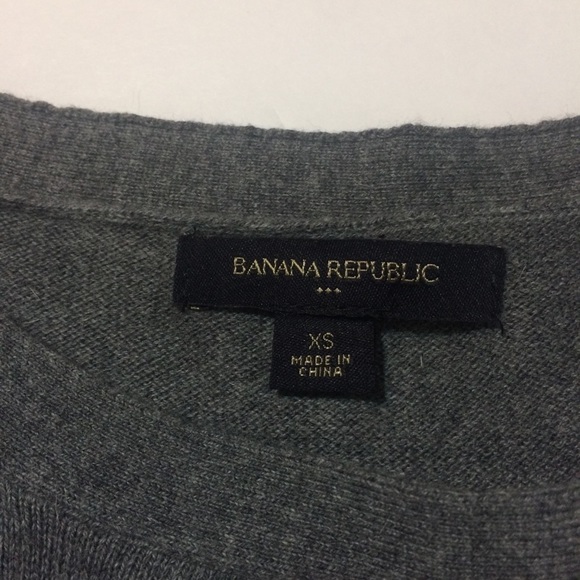 Women’s Banana Republic Sweater - Picture 4 of 4
